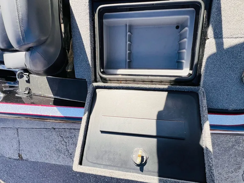 Slide: The Image of Triton 18 TrX 2016 - 26