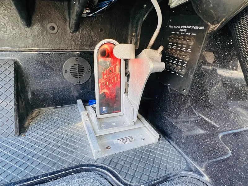 Slide: The Image of Triton 18 TrX 2016 - 29