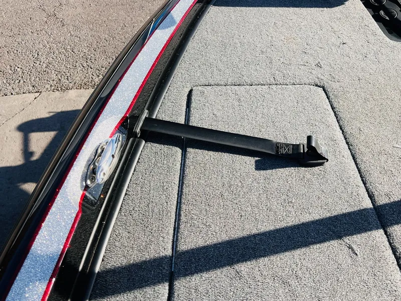 Slide: The Image of Triton 18 TrX 2016 - 32