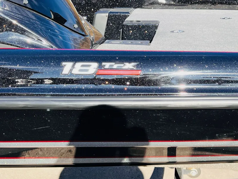 Slide: The Image of Triton 18 TrX 2016 - 36