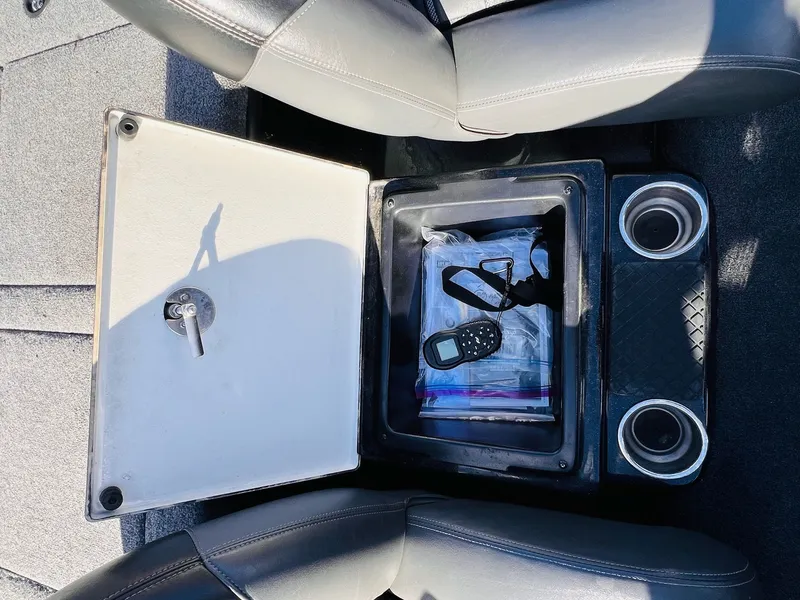 Slide: The Image of Triton 18 TrX 2016 - 37