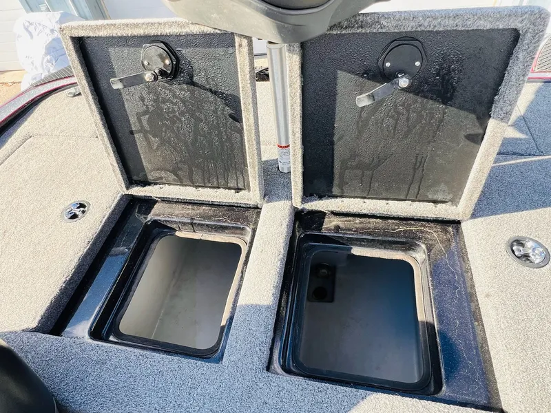 Slide: The Image of Triton 18 TrX 2016 - 38