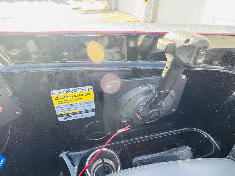 Slide: The Image of Triton 18 TrX 2016 - 42