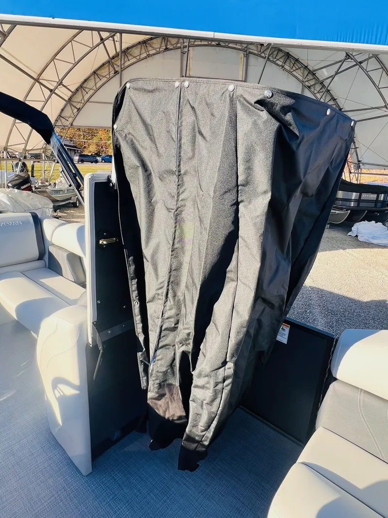 Slide: The Image of Sylvan Mirage 8522 Party Fish 2026 - 26