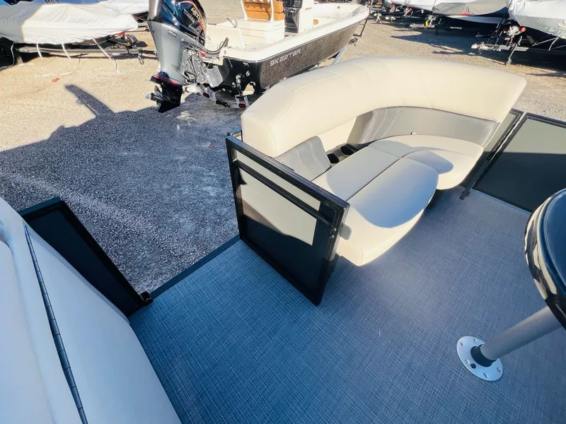 Slide: The Image of Sylvan Mirage 8522 Party Fish 2026 - 27