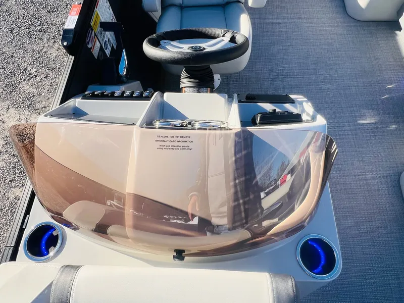 Slide: The Image of Sylvan Mirage 8522 Party Fish 2026 - 33