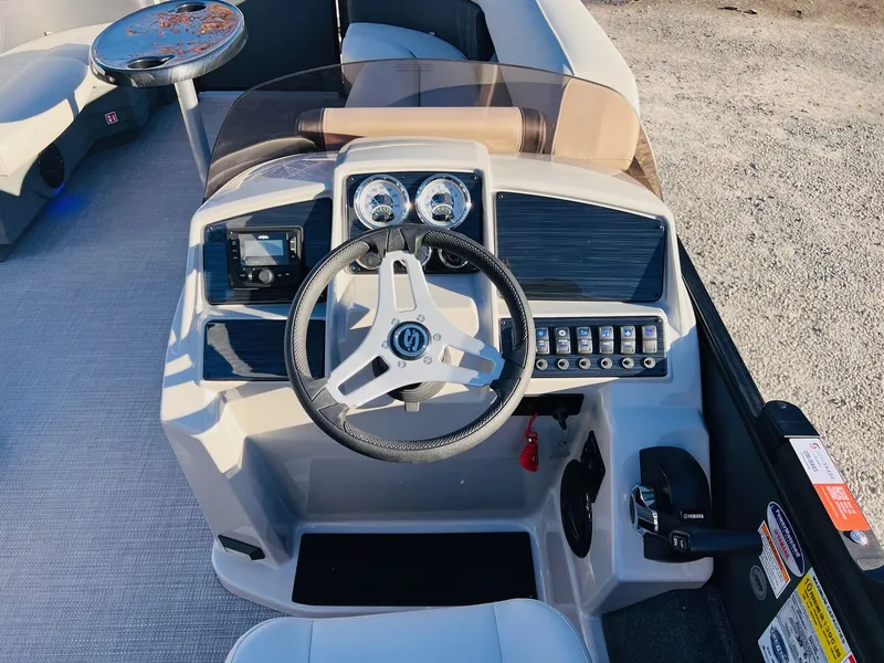 Slide: The Image of Sylvan Mirage 8522 Party Fish 2026 - 38