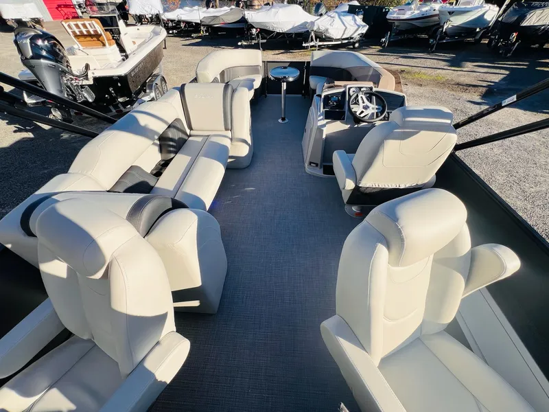 Slide: The Image of Sylvan Mirage 8522 Party Fish 2026 - 40