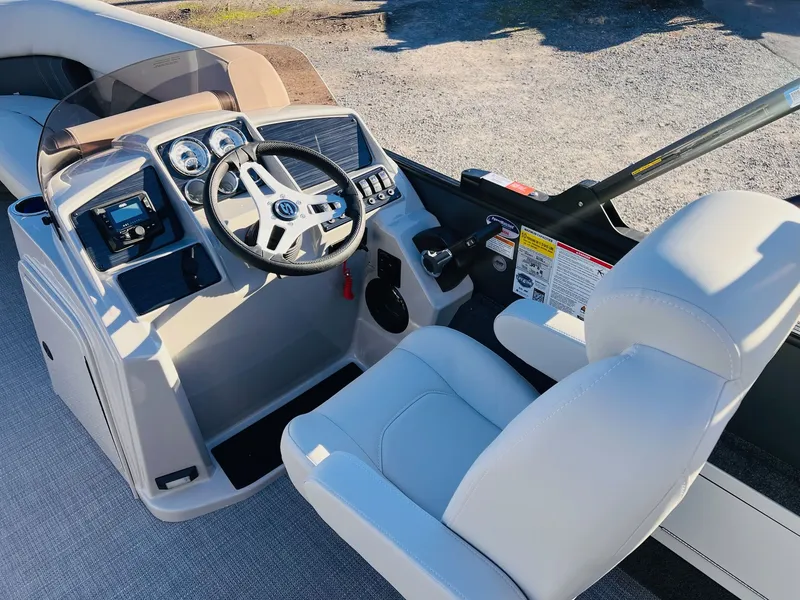 Slide: The Image of Sylvan Mirage 8522 Party Fish 2026 - 43