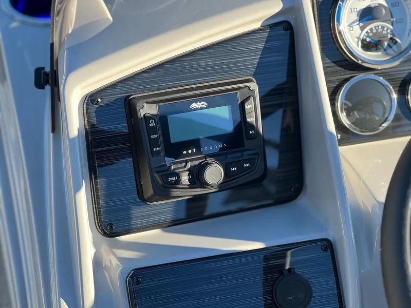 Slide: The Image of Sylvan Mirage 8522 Party Fish 2026 - 8