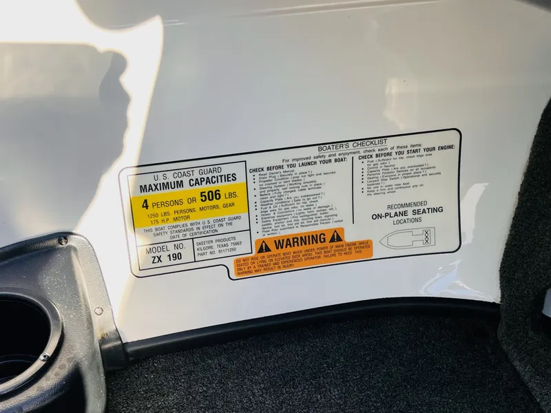 Slide: The Image of Skeeter ZX190 2010 - 19