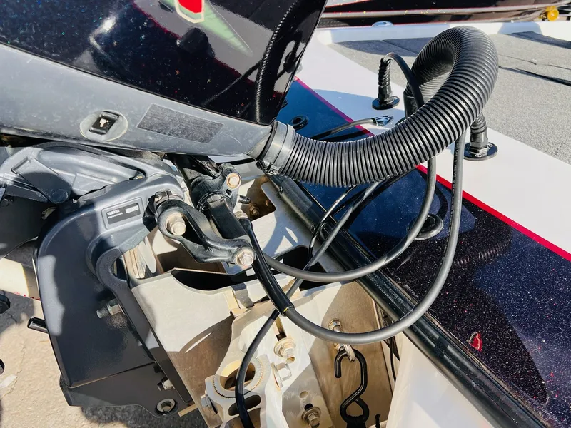 Slide: The Image of Skeeter ZX190 2010 - 21