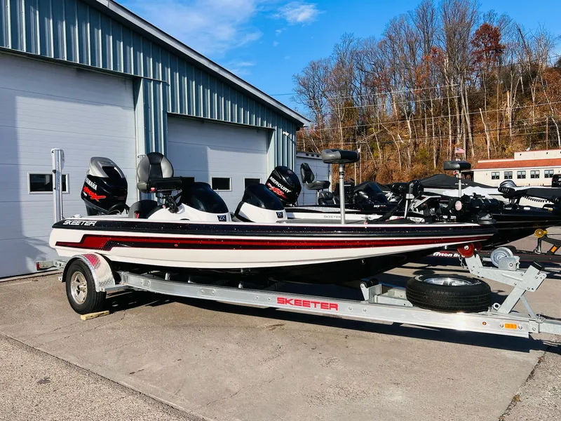 Slide: The Image of Skeeter ZX190 2010 - 22