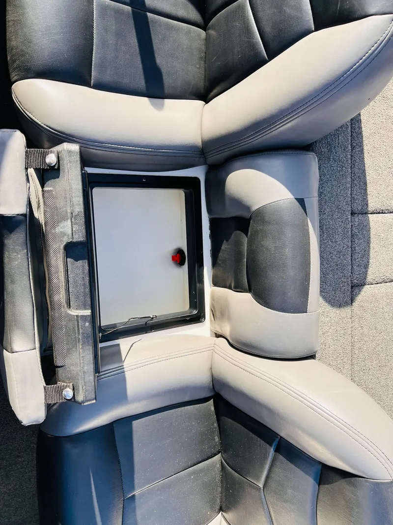 Slide: The Image of Skeeter ZX190 2010 - 25