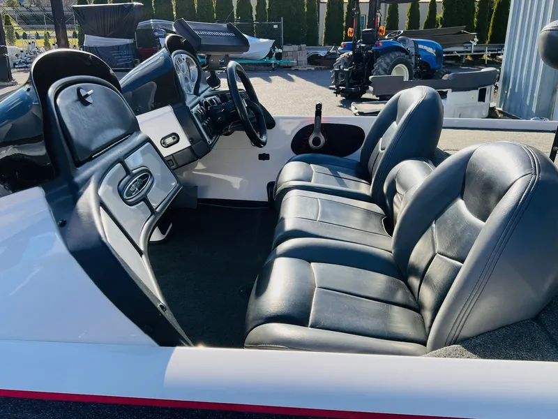 Slide: The Image of Skeeter ZX190 2010 - 28