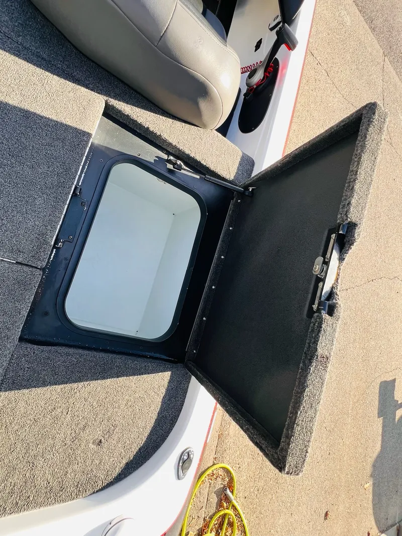 Slide: The Image of Skeeter ZX190 2010 - 30