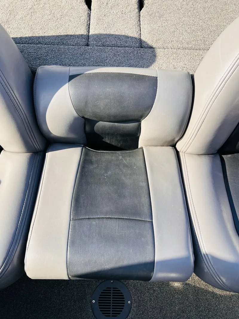 Slide: The Image of Skeeter ZX190 2010 - 31