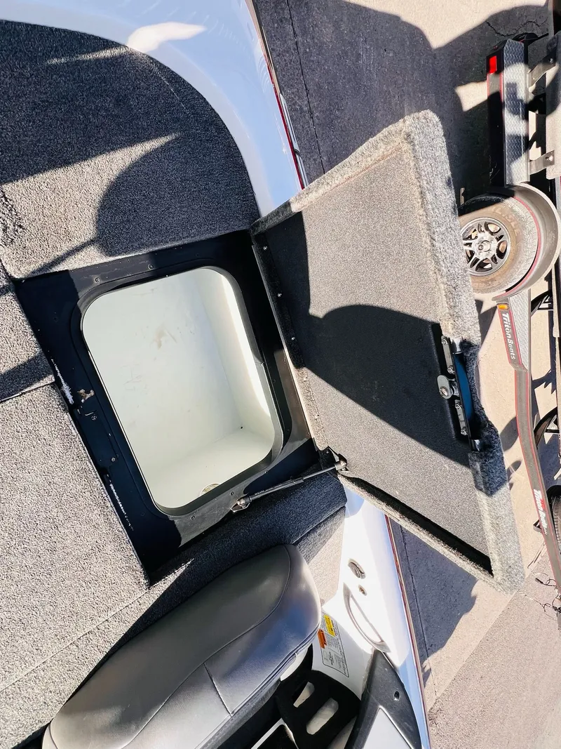 Slide: The Image of Skeeter ZX190 2010 - 32