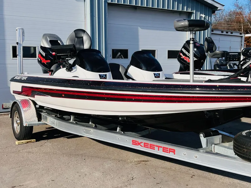 Slide: The Image of Skeeter ZX190 2010 - 4