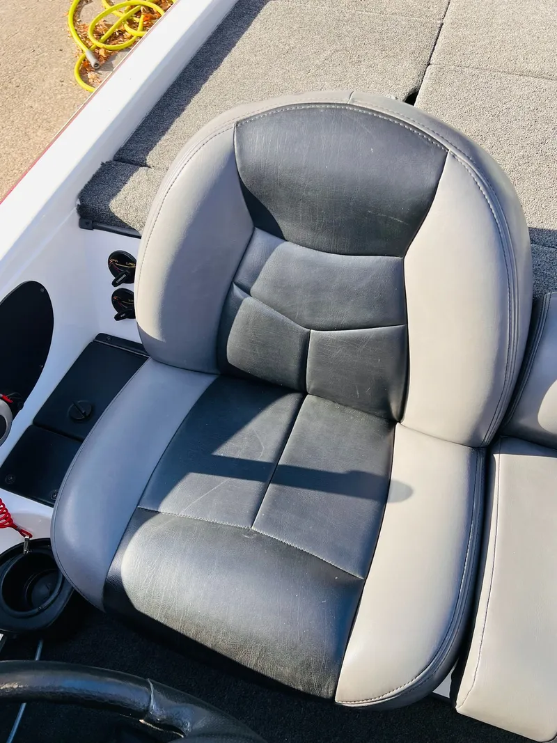 Slide: The Image of Skeeter ZX190 2010 - 44