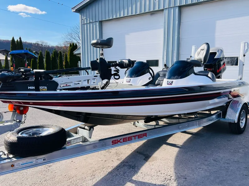 Slide: The Image of Skeeter ZX190 2010 - 45