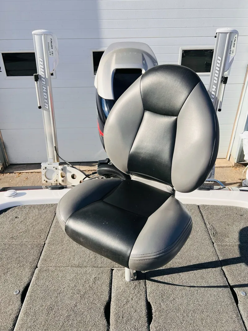 Slide: The Image of Skeeter ZX190 2010 - 47