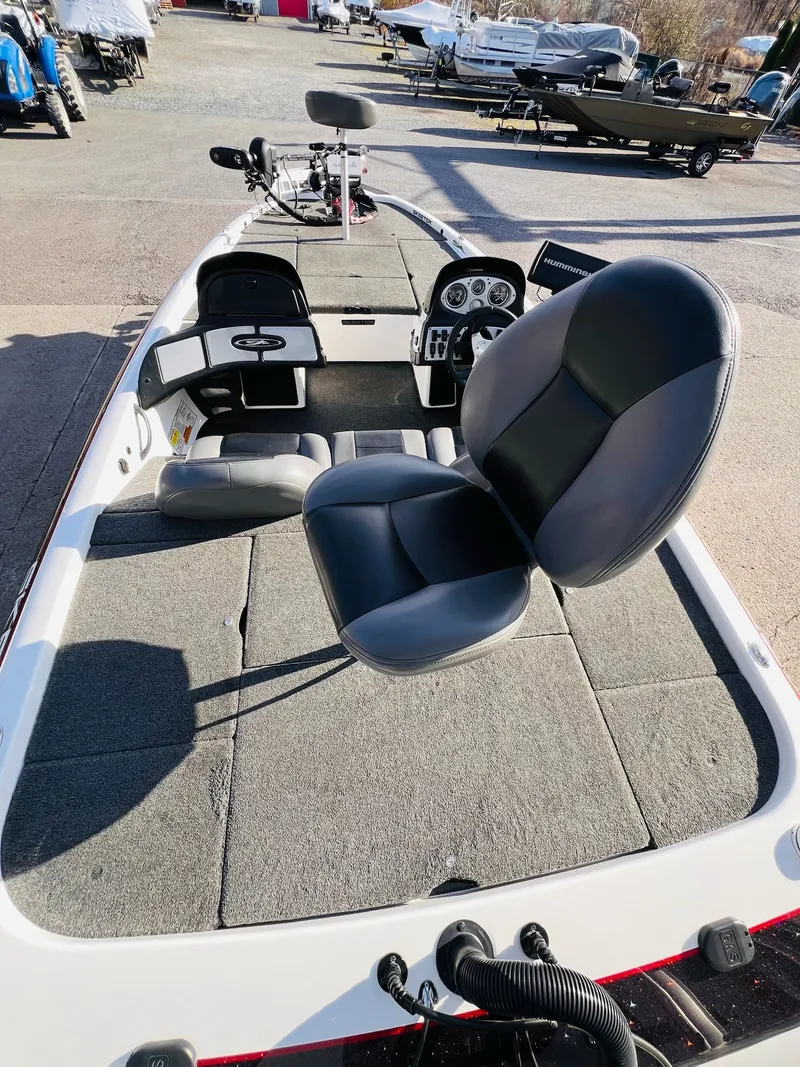 Slide: The Image of Skeeter ZX190 2010 - 6