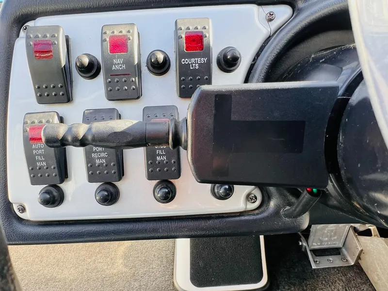 Slide: The Image of Skeeter ZX190 2010 - 8