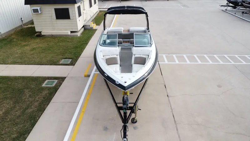 Slide: The Image of Crownline Boats 235 SS 2014 - 18