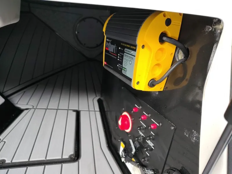 Slide: The Image of Nautique Ski Nautique 2022 - 8