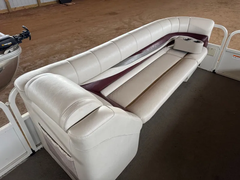 Slide: The Image of Crestliner Grand Cayman 2385 2008 - 11