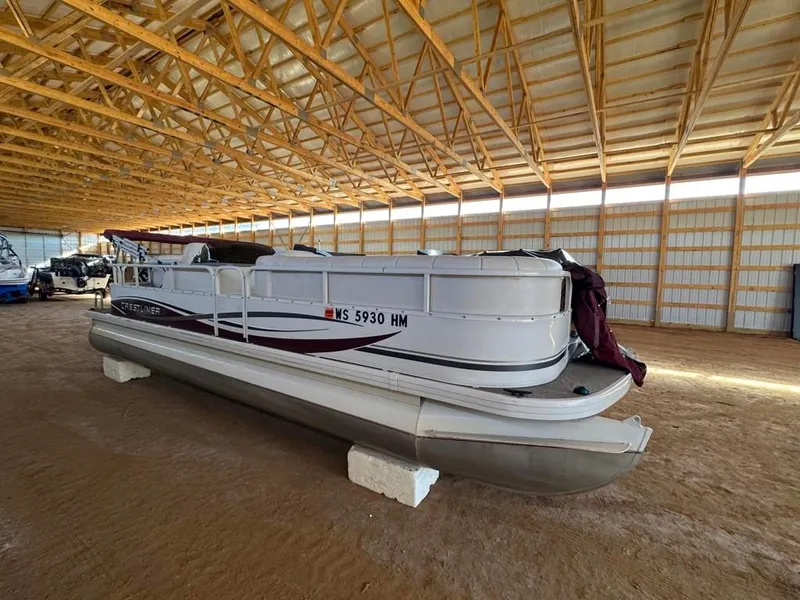 Slide: The Image of Crestliner Grand Cayman 2385 2008 - 3