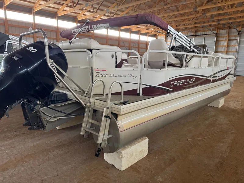 Slide: The Image of Crestliner Grand Cayman 2385 2008 - 5