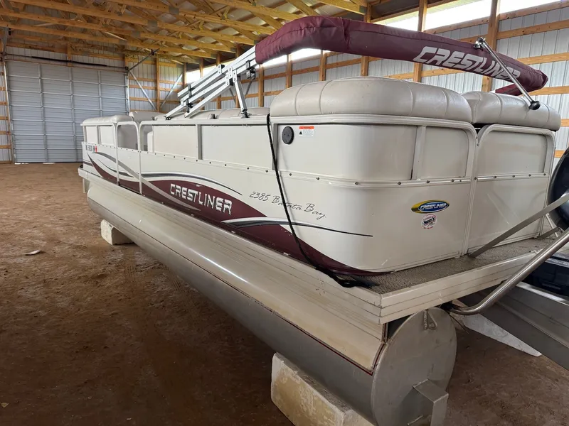 Slide: The Image of Crestliner Grand Cayman 2385 2008 - 7