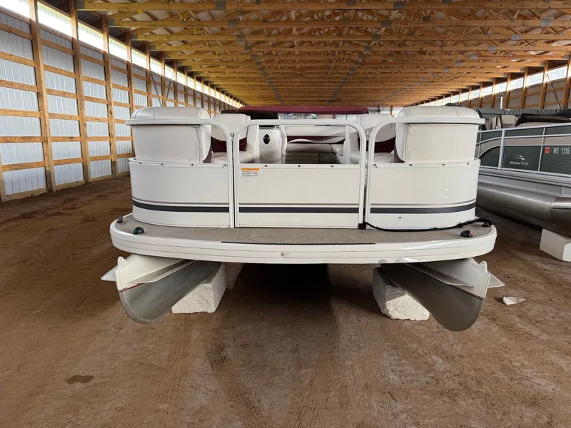 Slide: The Image of Crestliner Grand Cayman 2385 2008 - 9