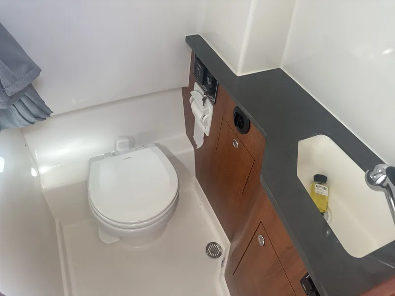 Slide: The Image of Pursuit S 358 Sport 2025 - 16