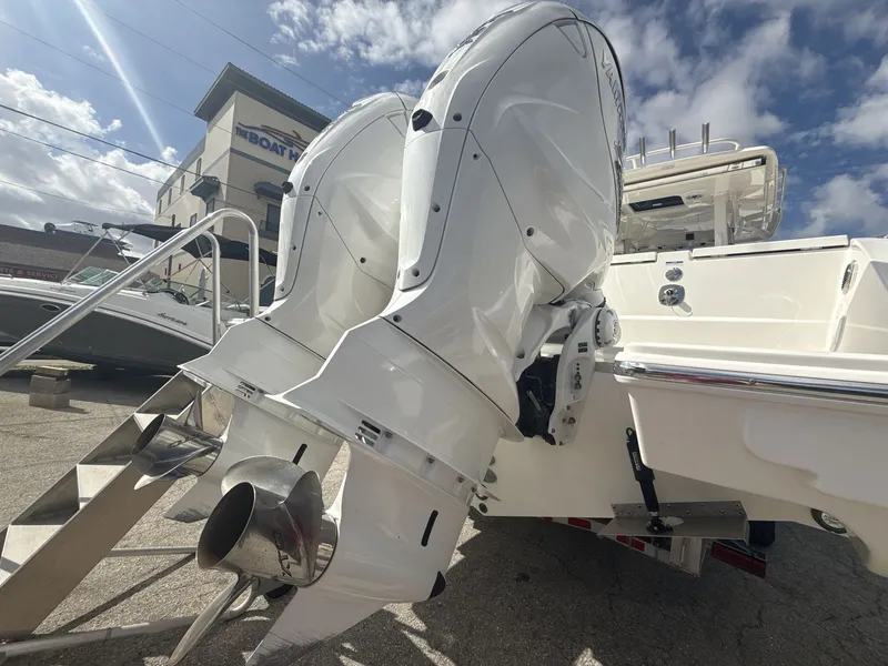 Slide: The Image of Pursuit S 358 Sport 2025 - 26