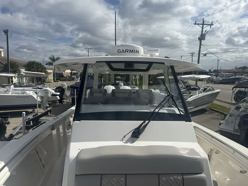 Slide: The Image of Pursuit S 358 Sport 2025 - 29