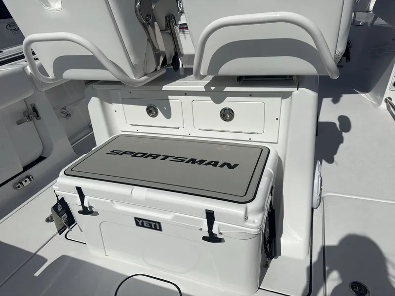 Slide: The Image of Sportsman Heritage 261 Center Console 2026 - 11