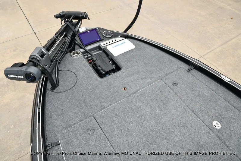 Slide: The Image of Triton 19 TRX PATRIOT w/225HP PRO-XS 2025 - 12