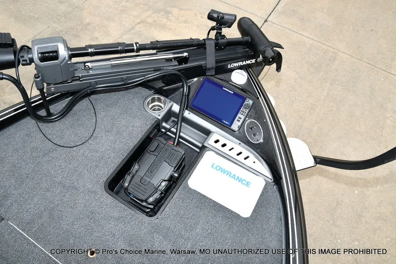 Slide: The Image of Triton 19 TRX PATRIOT w/225HP PRO-XS 2025 - 13