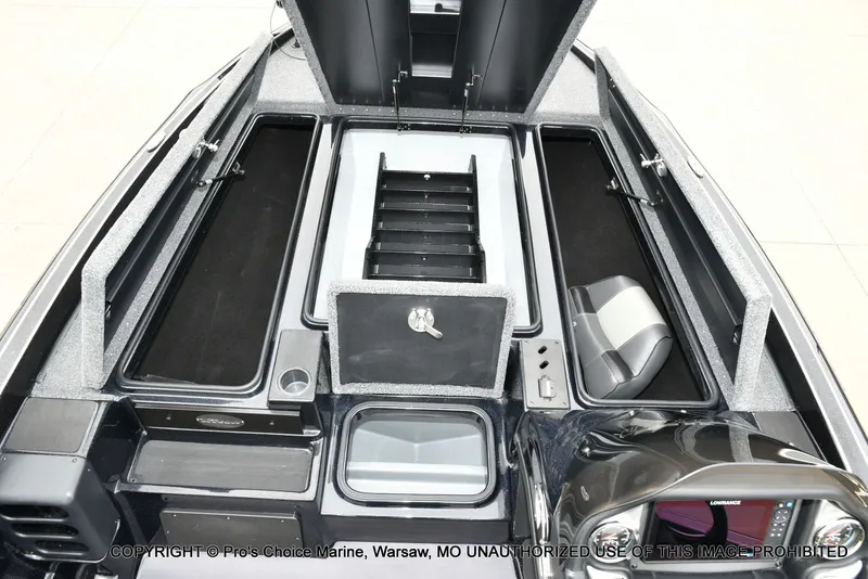 Slide: The Image of Triton 19 TRX PATRIOT w/225HP PRO-XS 2025 - 15