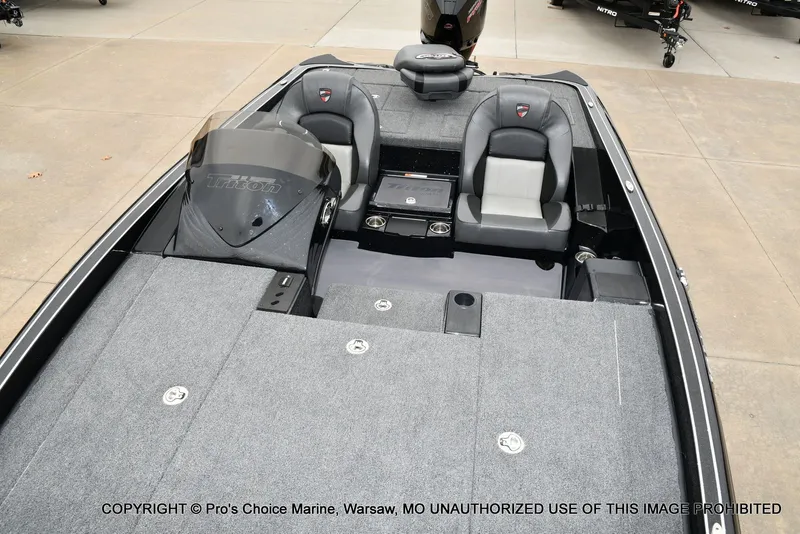 Slide: The Image of Triton 19 TRX PATRIOT w/225HP PRO-XS 2025 - 16
