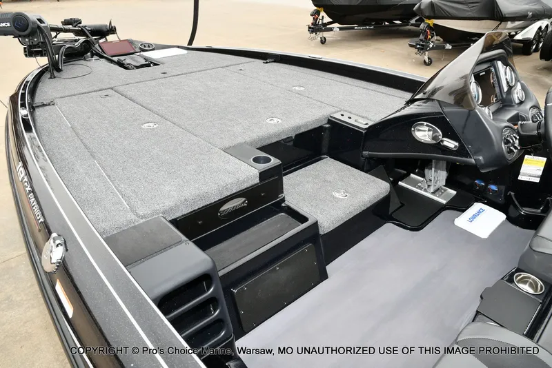 Slide: The Image of Triton 19 TRX PATRIOT w/225HP PRO-XS 2025 - 18