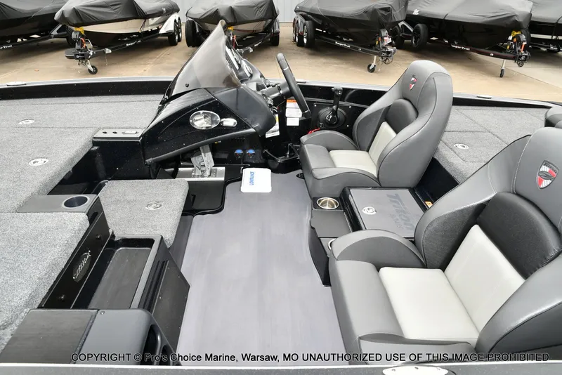 Slide: The Image of Triton 19 TRX PATRIOT w/225HP PRO-XS 2025 - 19