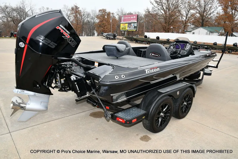 Slide: The Image of Triton 19 TRX PATRIOT w/225HP PRO-XS 2025 - 21
