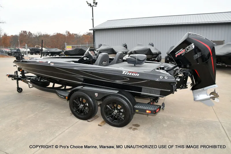 Slide: The Image of Triton 19 TRX PATRIOT w/225HP PRO-XS 2025 - 28