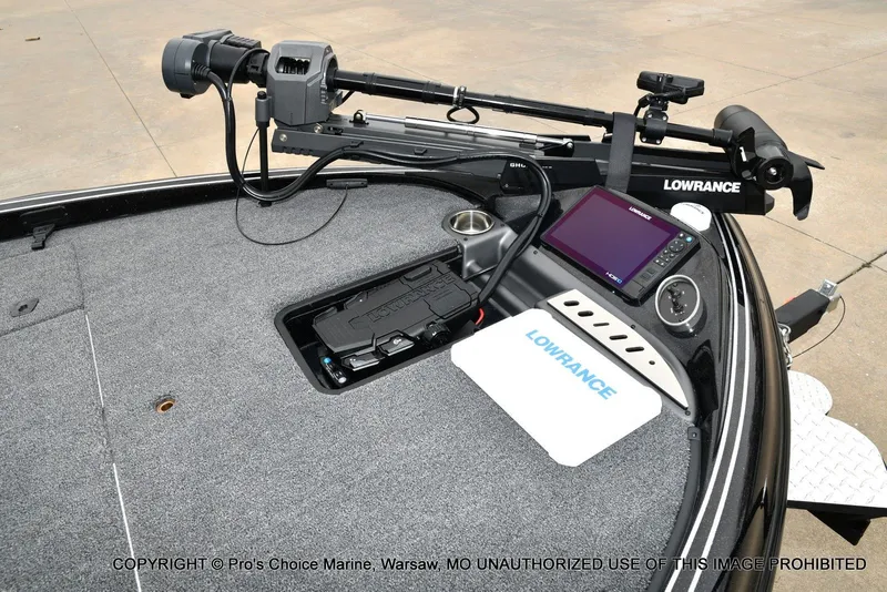 Slide: The Image of Triton 19 TRX PATRIOT w/225HP PRO-XS 2025 - 34