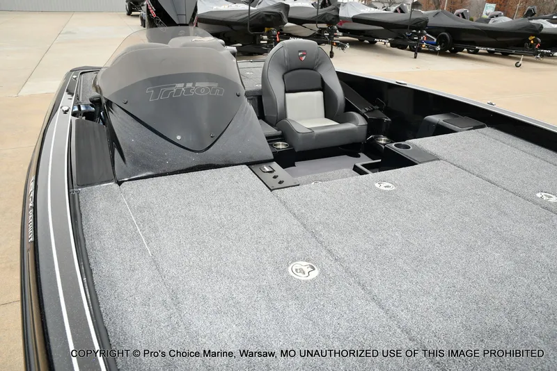 Slide: The Image of Triton 19 TRX PATRIOT w/225HP PRO-XS 2025 - 35