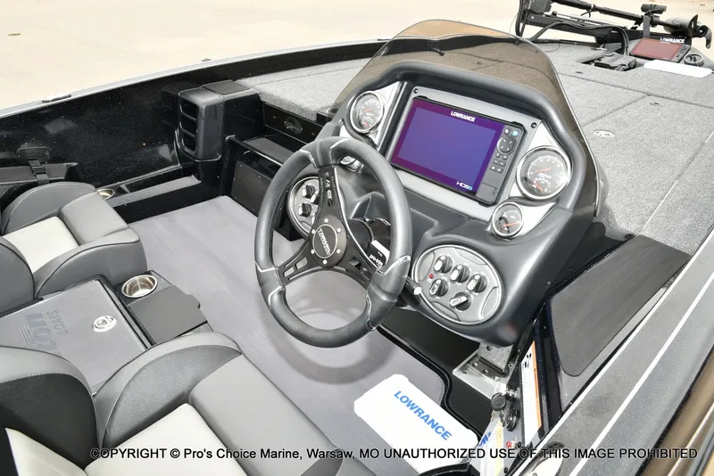 Slide: The Image of Triton 19 TRX PATRIOT w/225HP PRO-XS 2025 - 38